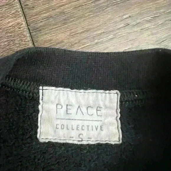 Peace Collective Women’s Black Toronto Canada Crew Neck Indie Sweater Small - Picture 11 of 15